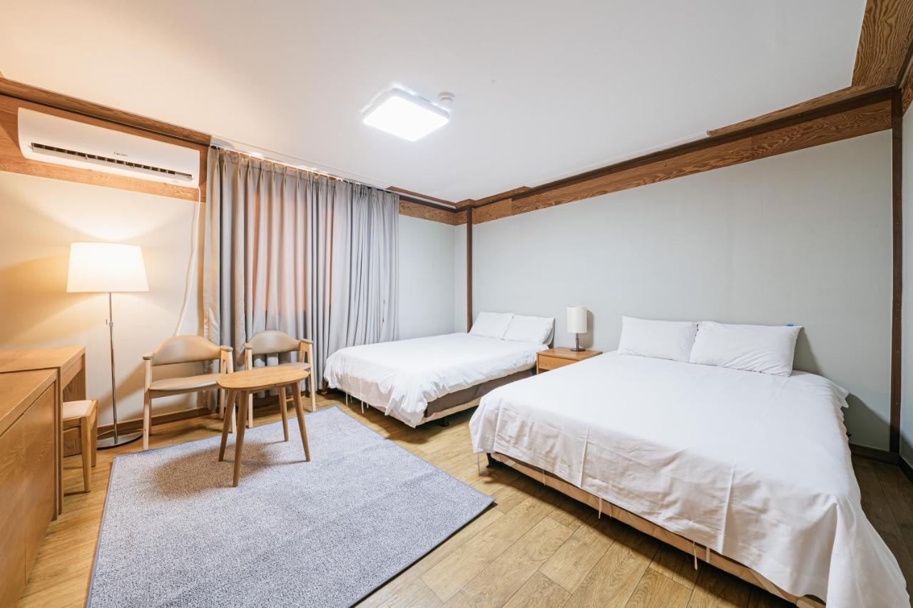 Jeju Miracle Hotel Екстер'єр фото