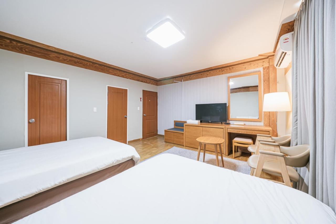Jeju Miracle Hotel Екстер'єр фото