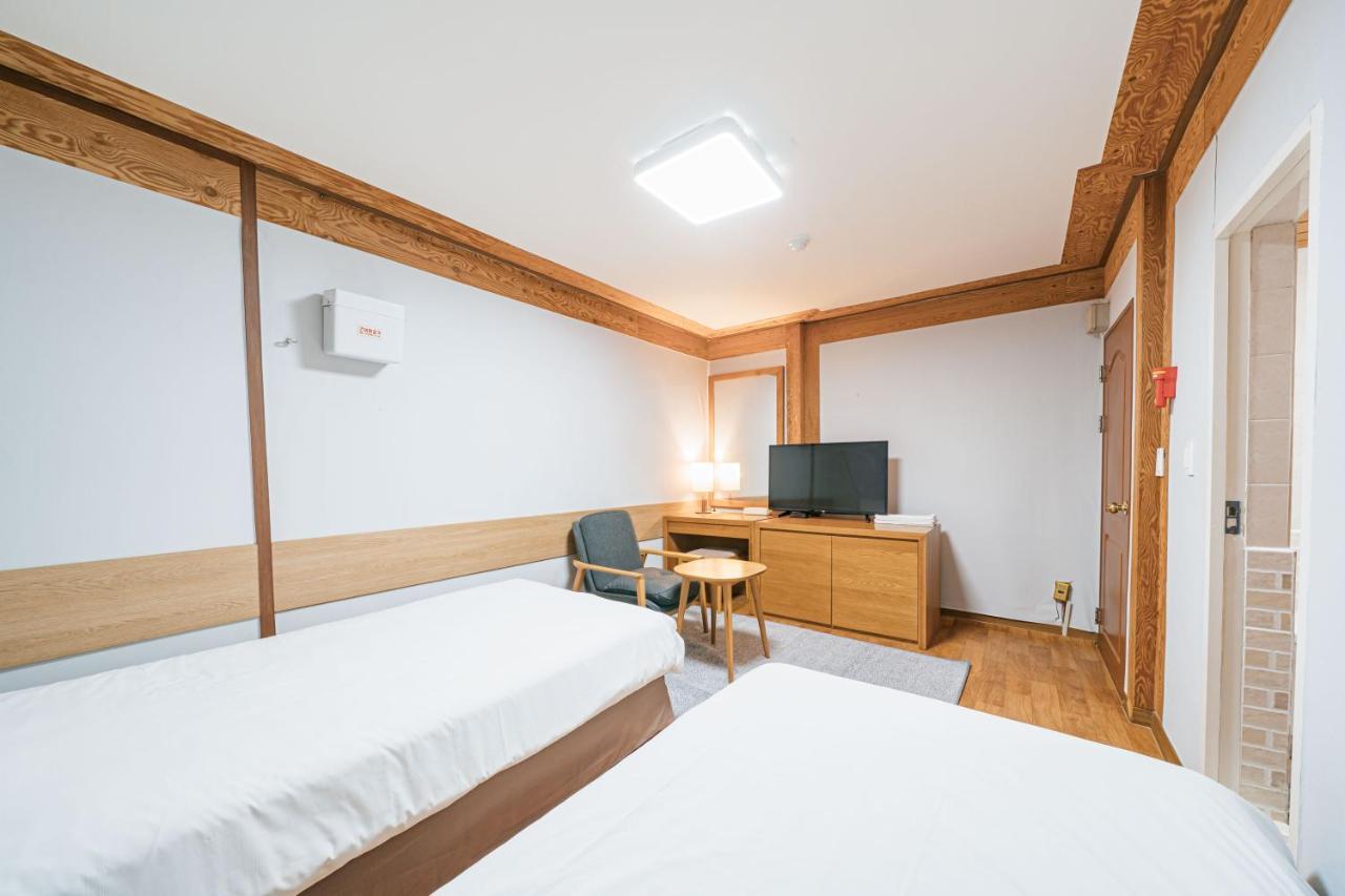 Jeju Miracle Hotel Екстер'єр фото
