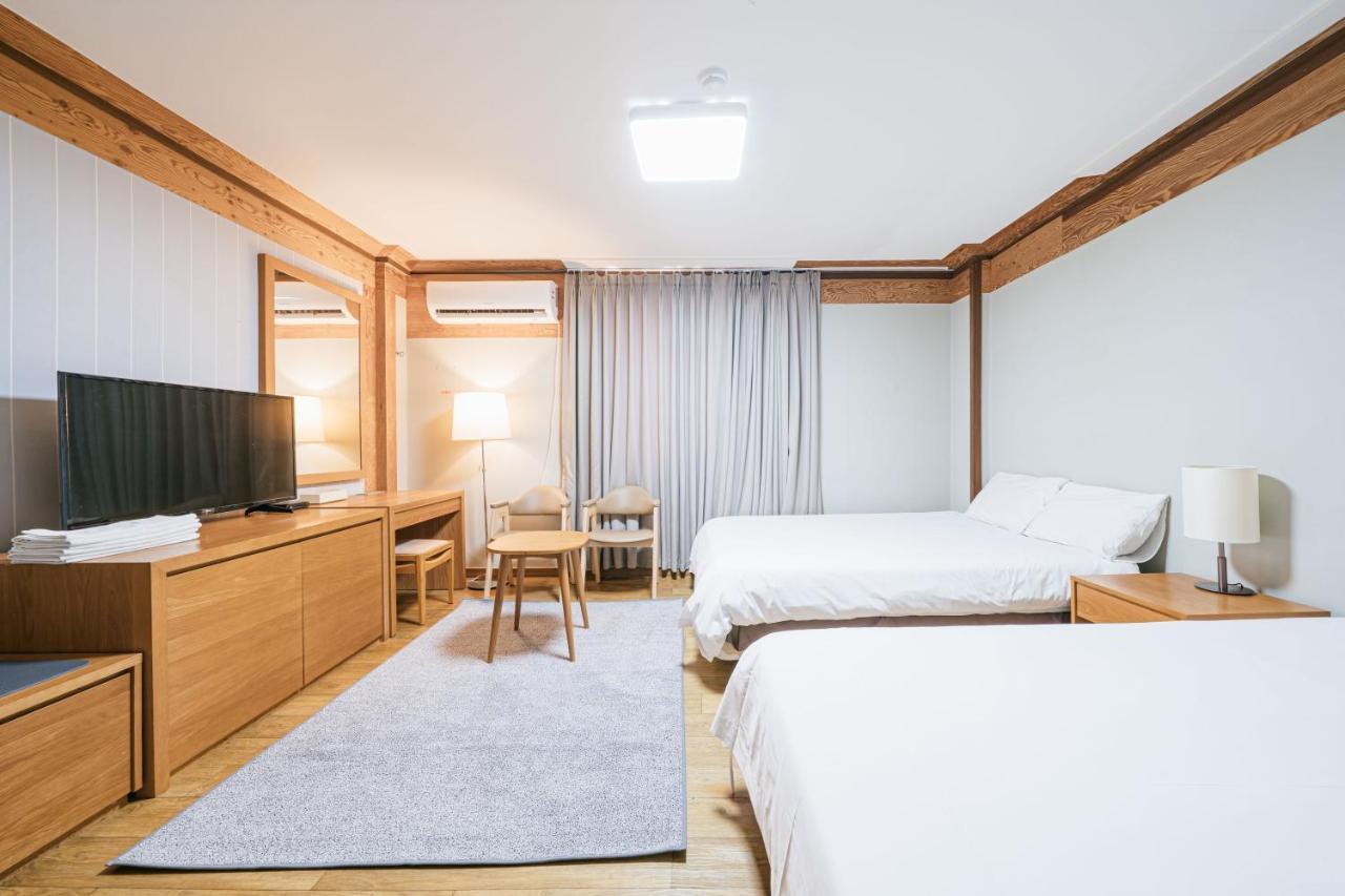 Jeju Miracle Hotel Екстер'єр фото