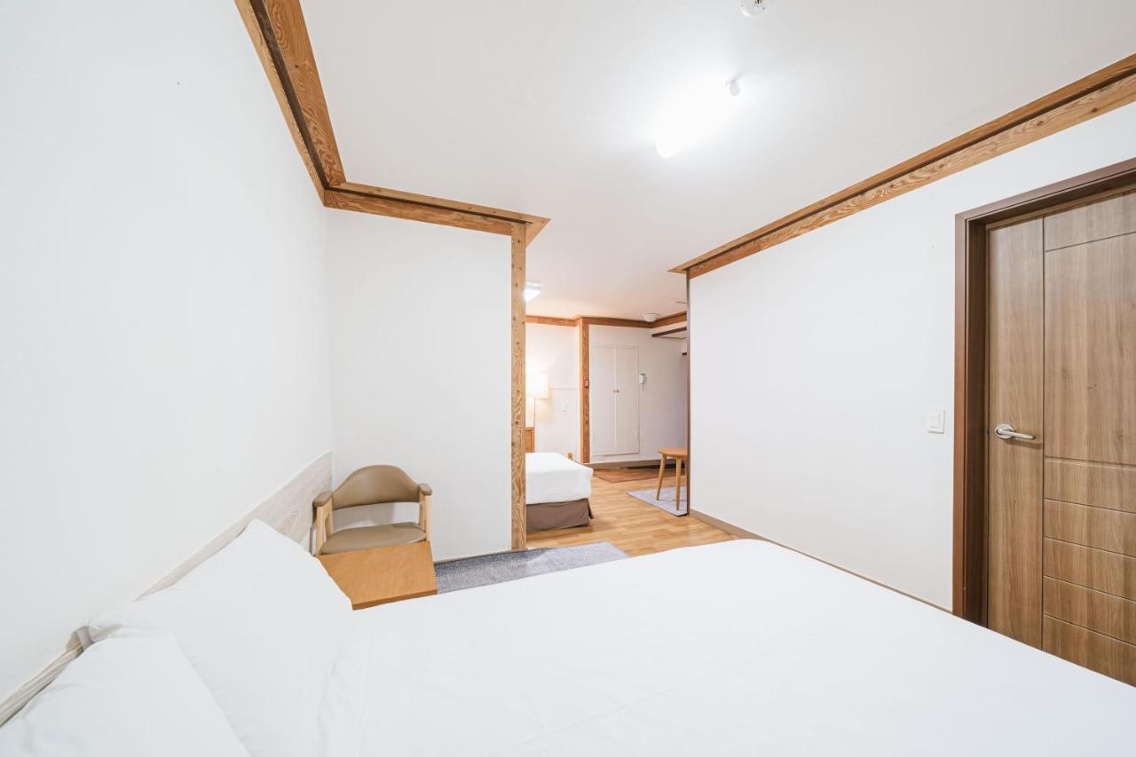 Jeju Miracle Hotel Екстер'єр фото