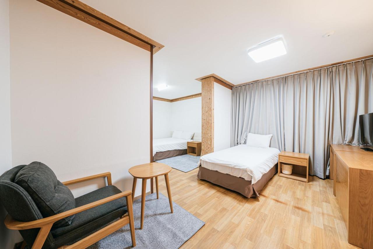 Jeju Miracle Hotel Екстер'єр фото