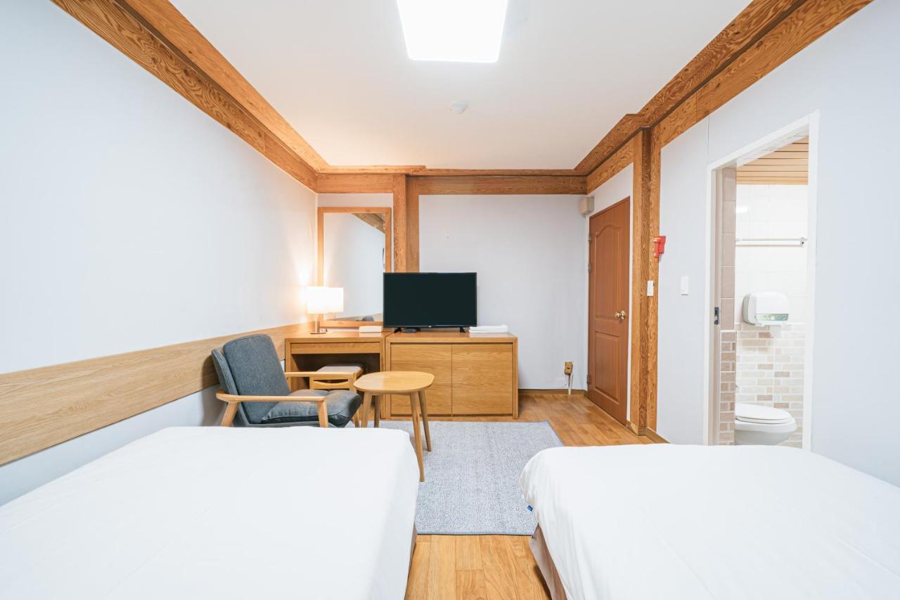 Jeju Miracle Hotel Екстер'єр фото