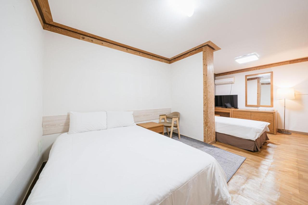 Jeju Miracle Hotel Екстер'єр фото