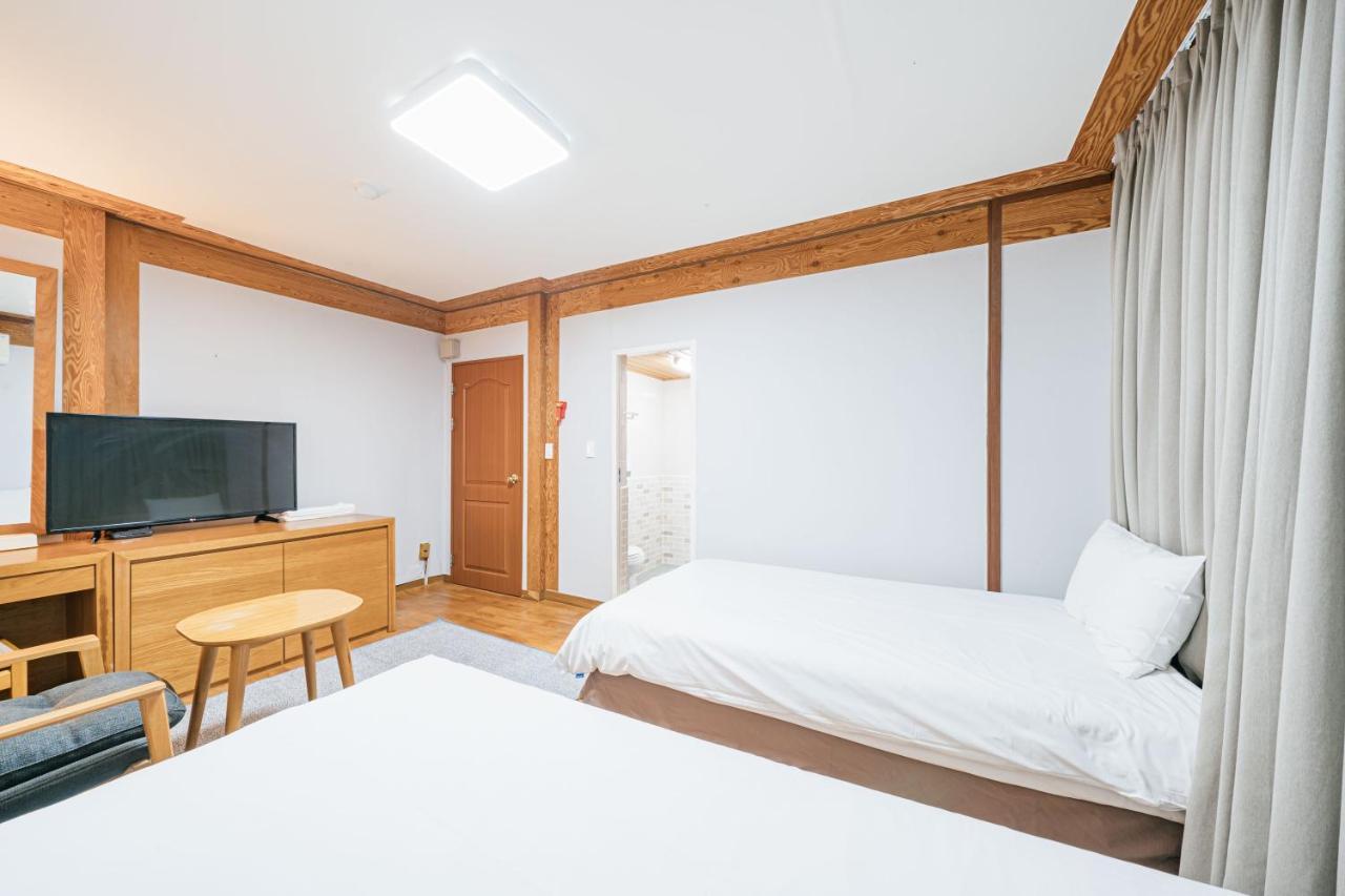 Jeju Miracle Hotel Екстер'єр фото