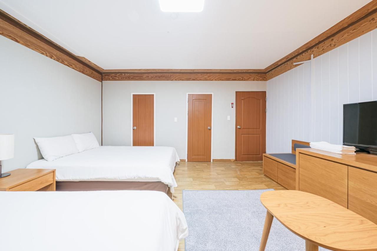 Jeju Miracle Hotel Екстер'єр фото