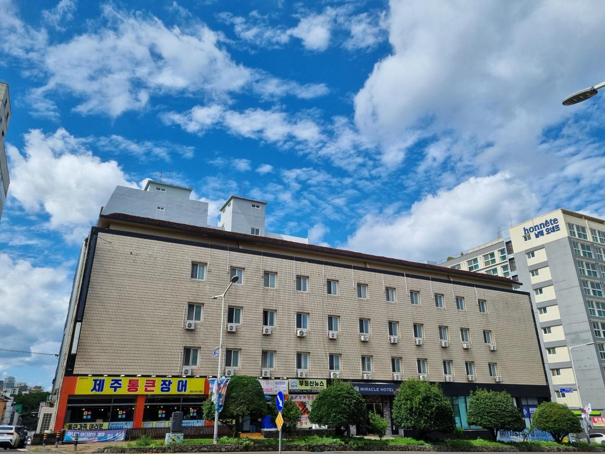 Jeju Miracle Hotel Екстер'єр фото